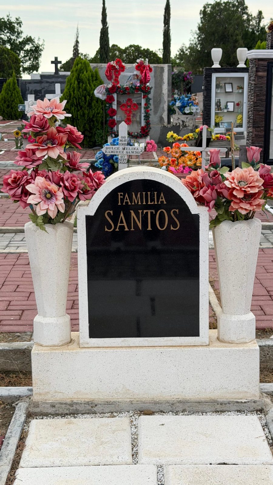 49-A-080 — Nacional, terreno de 1 m. Familia Santos